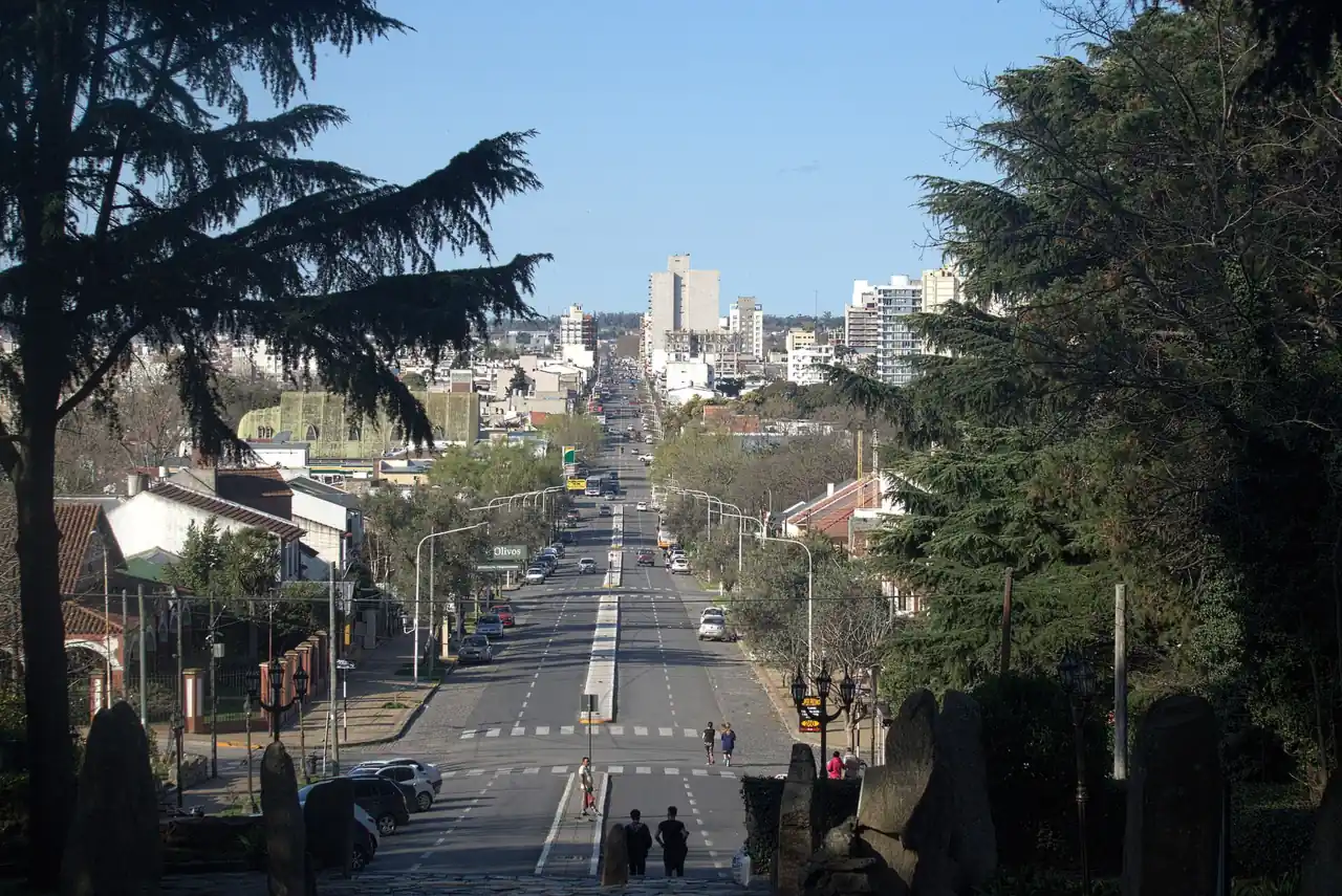 AvMonsdeAndrea-Tandil-1